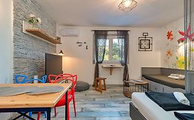 Studio Modern Cave By Interhome